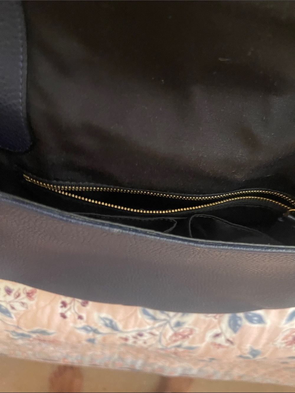 Marc Jacobs Crossbody with grey and burgundy strap for @denawilliams246 - Picture 6 of 13